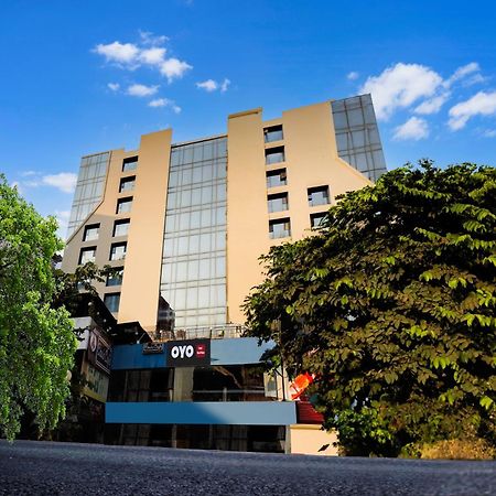 Hotel O Neek Palace Ahmedabad Exterior photo