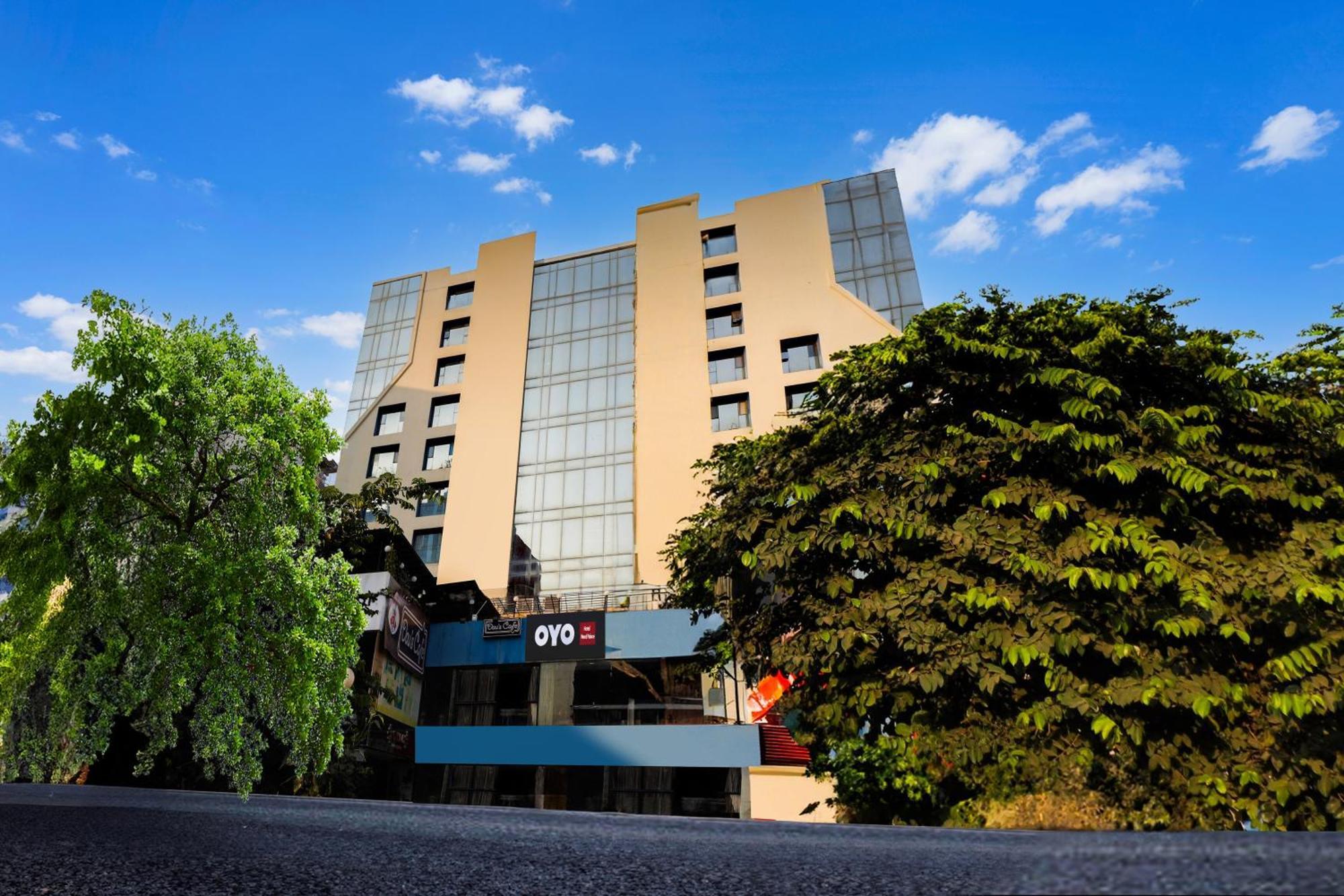 Hotel O Neek Palace Ahmedabad Exterior photo